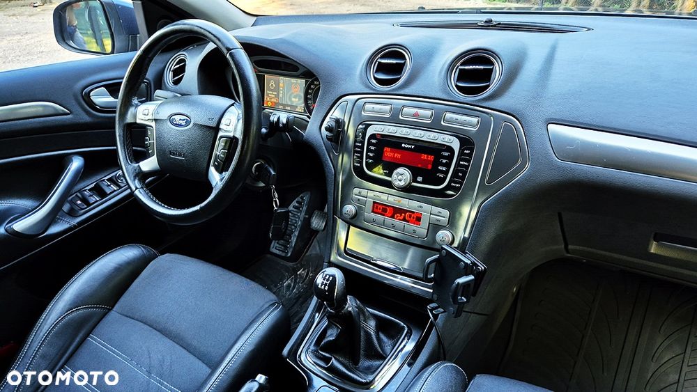 Ford Mondeo 2.0 Ghia X100 / X - 39