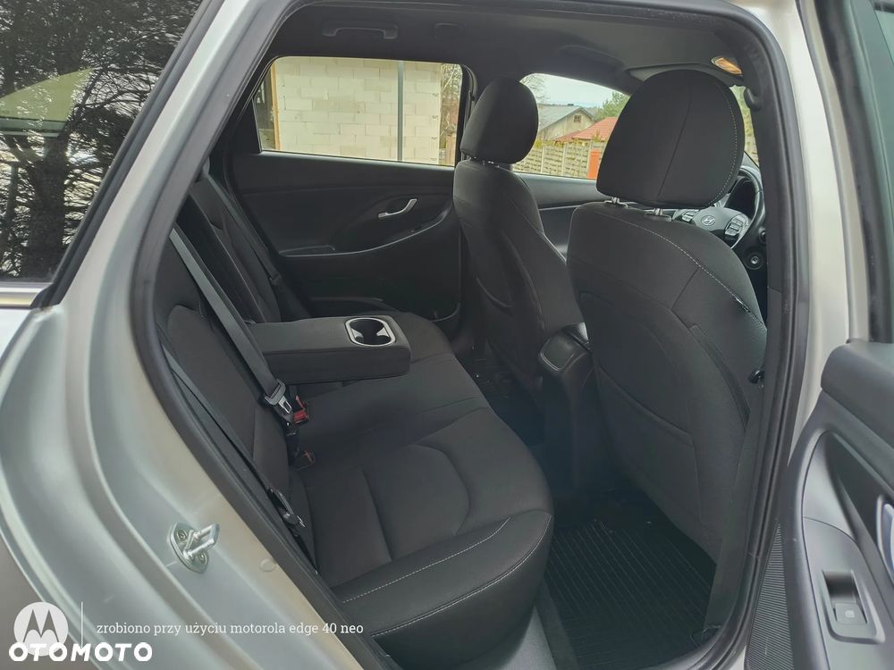 Hyundai i30 1.6 D GO Plus - 27