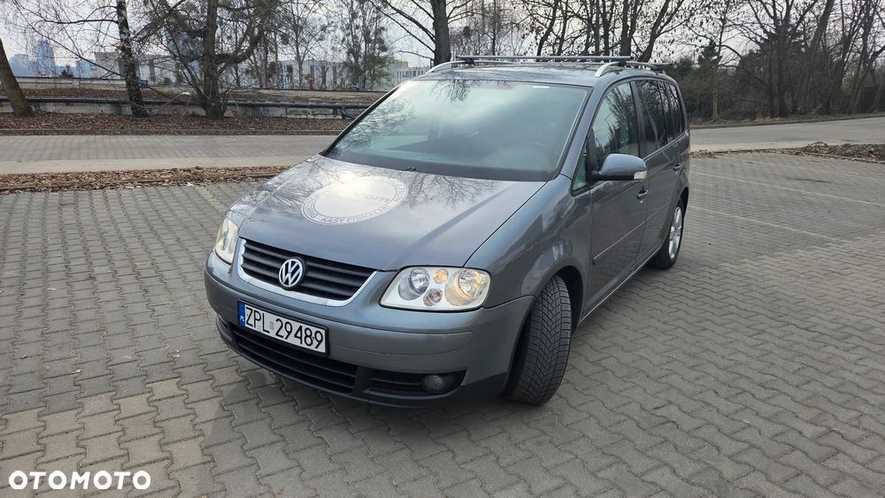 Volkswagen Touran 2.0 TDI Trendline DSG - 1