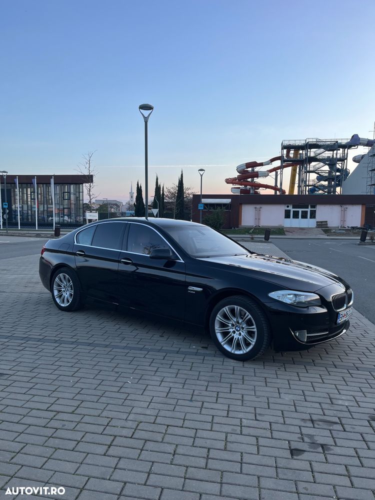 BMW Seria 5 525d xDrive - 2