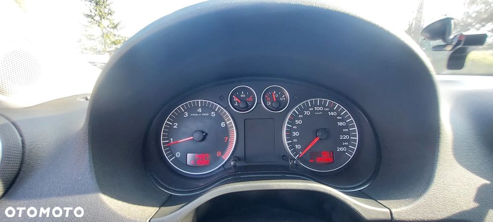 Audi A3 3-drzwiowe 1.6 Ambiente - 5