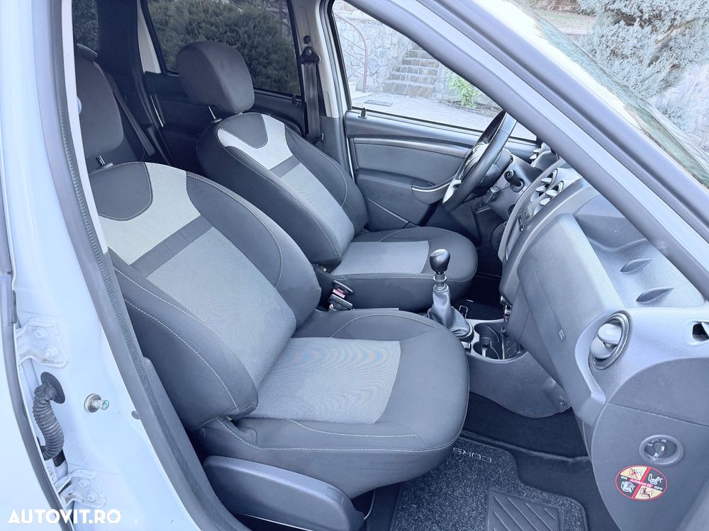 Dacia Duster dCi 110 FAP 4x4 Prestige - 11