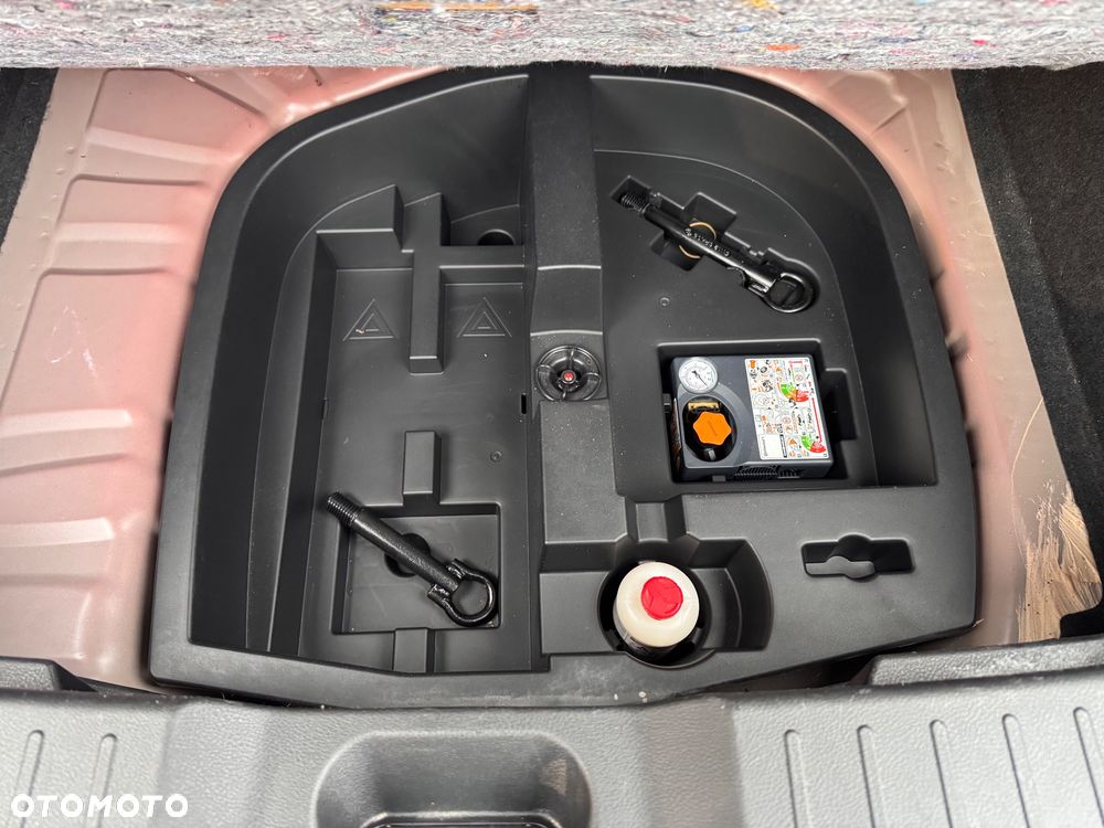 Nissan Juke 1.0 DIG-T N-Connecta DCT - 38