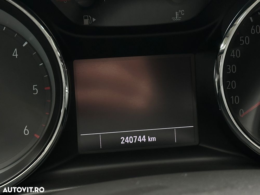 Opel Insignia 1.5 - 14