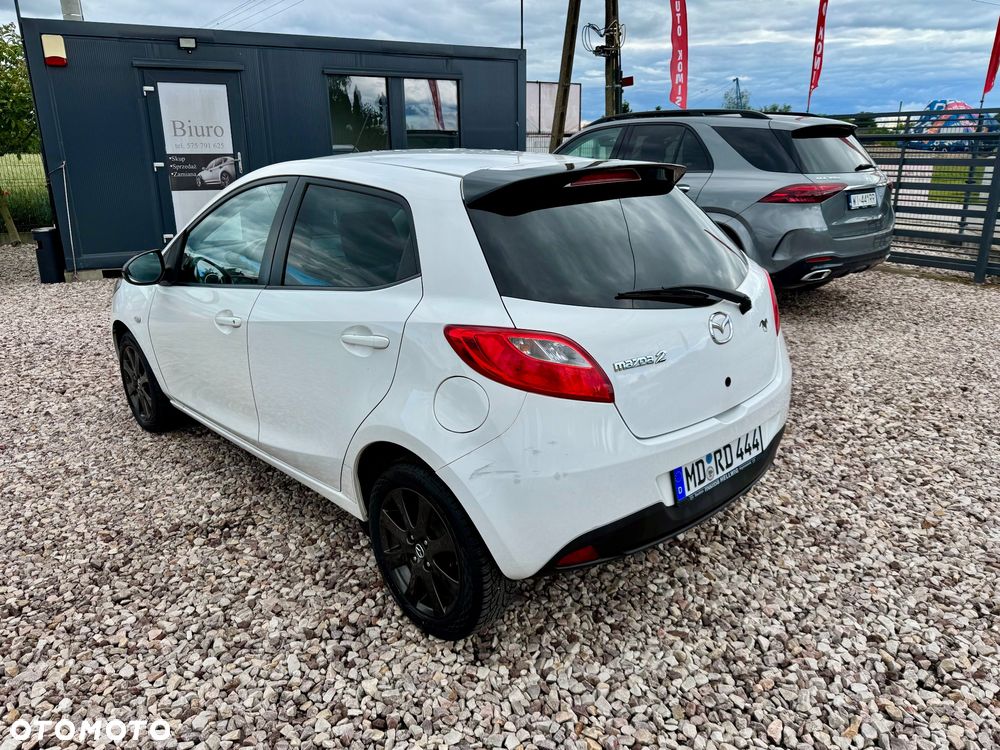 Mazda 2 - 8