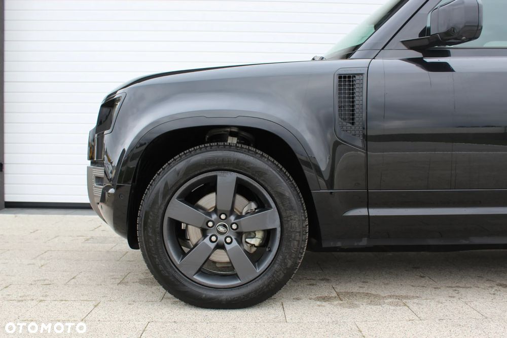 Land Rover Defender - 7