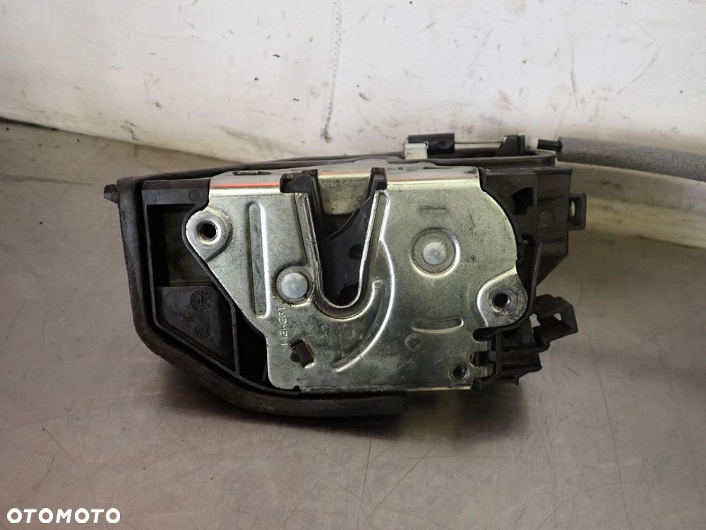 ZAMEK LEWY PRZÓD DRZWI BMW E87 - 2