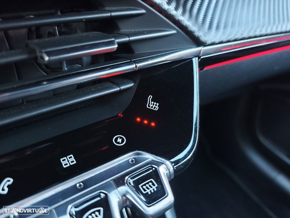 Peugeot e-208 GT - 17