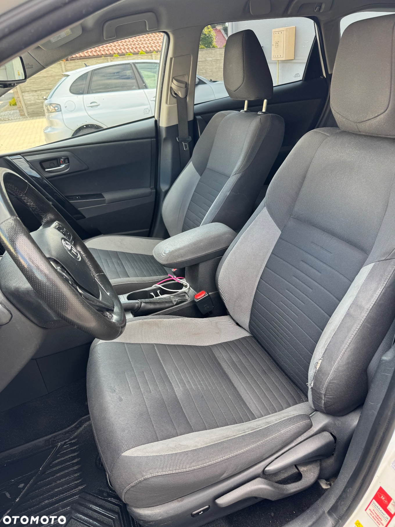 Toyota Auris Hybrid 135 Prestige - 10