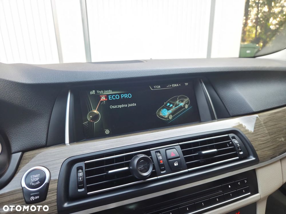 BMW Seria 5 525d xDrive Modern Line - 32