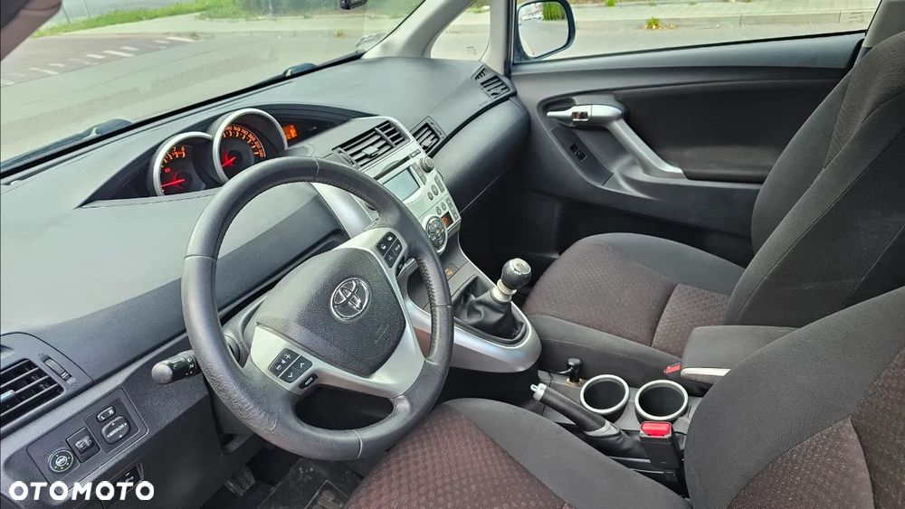 Toyota Verso 1.6 Sol EU5 - 10