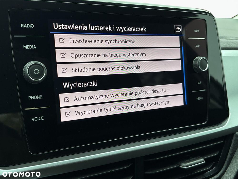 Volkswagen T-Roc - 23