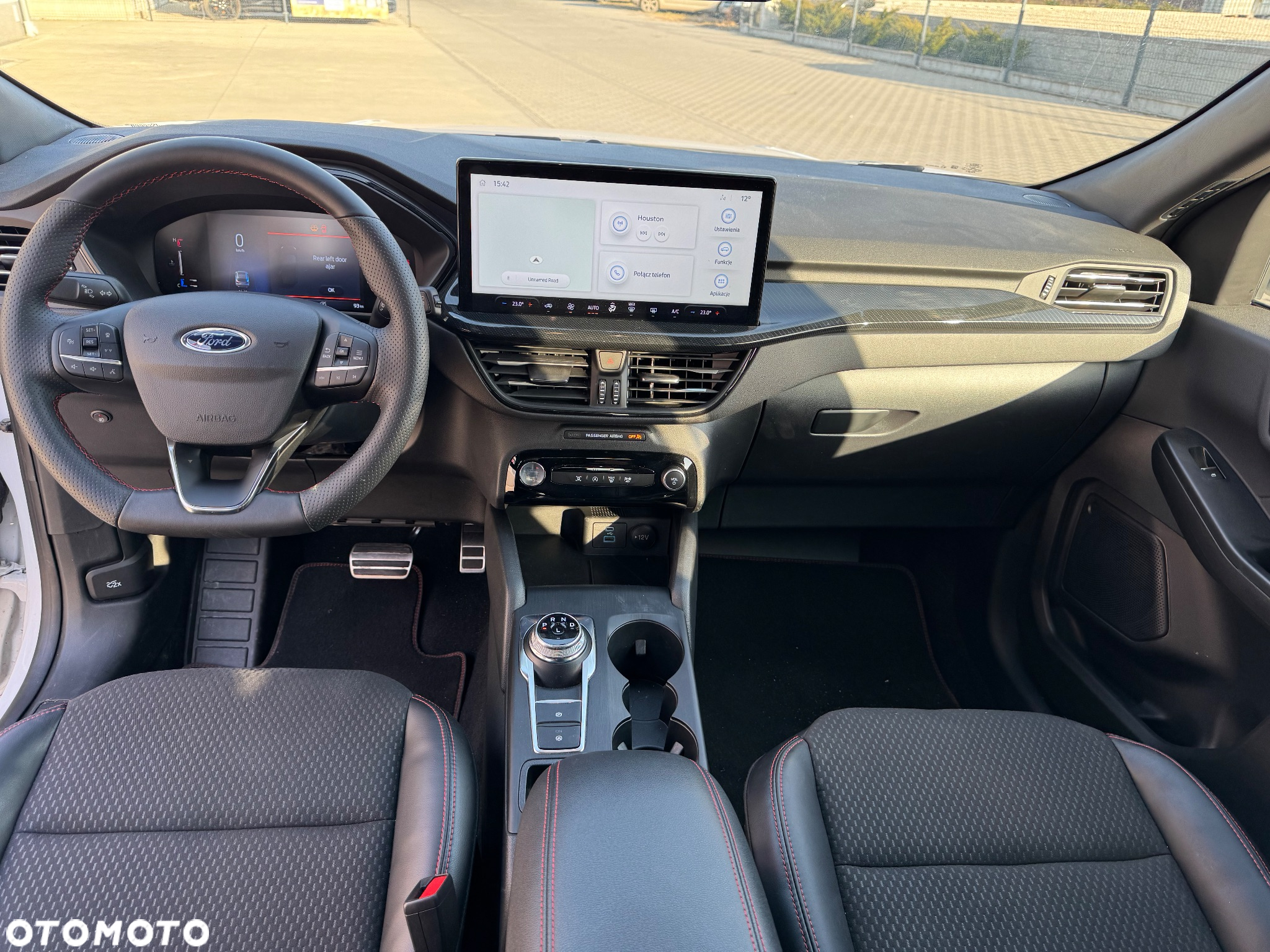 Ford Kuga 1.5 EcoBoost ST-LINE - 17