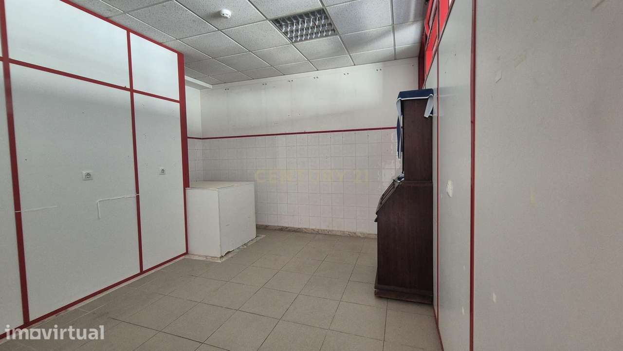 Loja em Sesimbra com uma área de 95m² - Grande imagem: 5/18