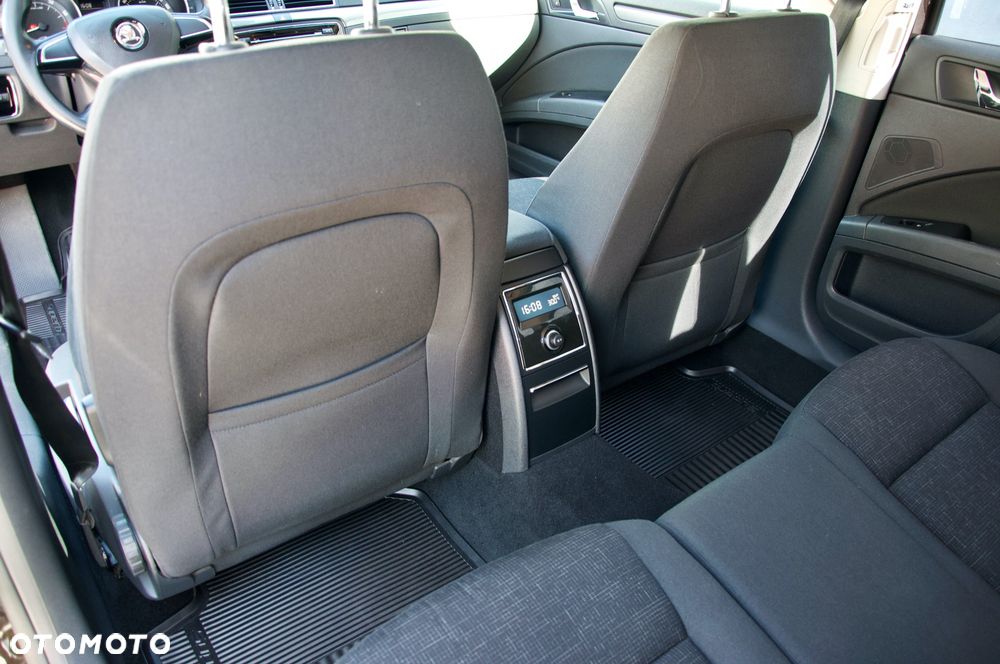 Skoda Superb 1.4 TSI Active - 20