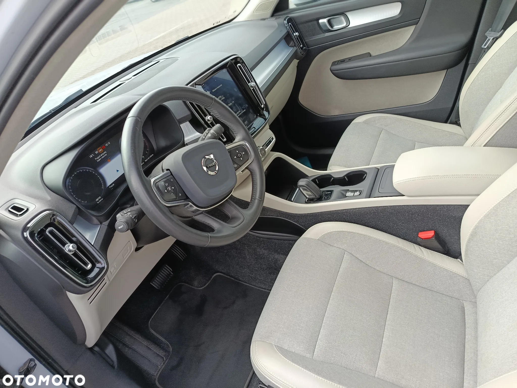 Volvo XC 40 D3 Momentum Pro - 11
