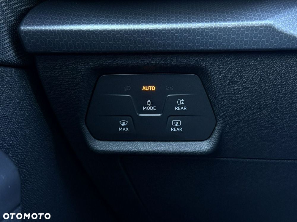 Seat Leon 2.0 TDI DSG Style - 31