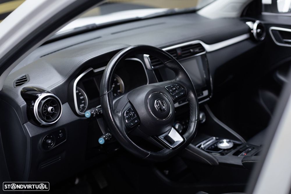 MG ZS EV 44.5 kWh Luxury - 36