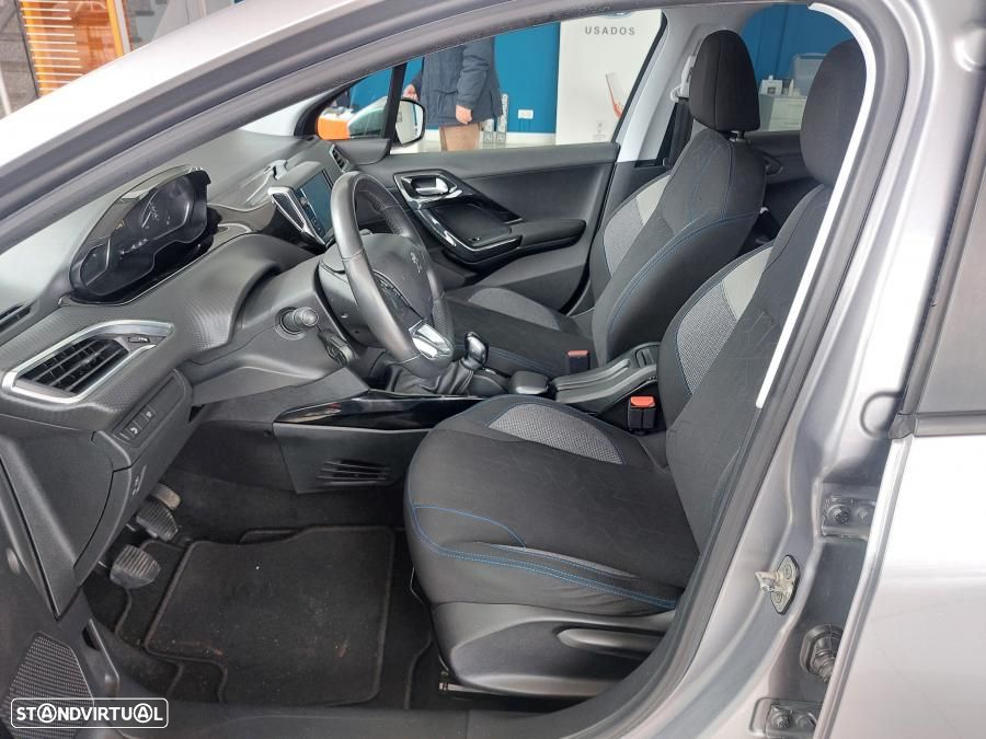 Peugeot 2008 1.5 BlueHDi Signature - 11
