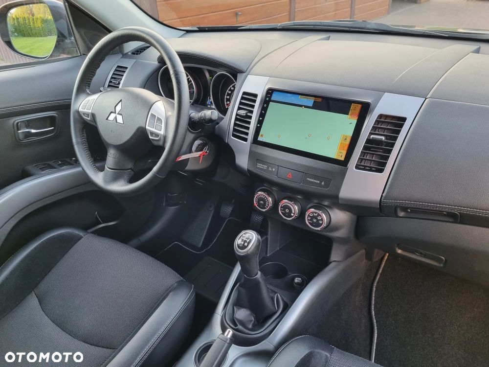 Mitsubishi Outlander - 6
