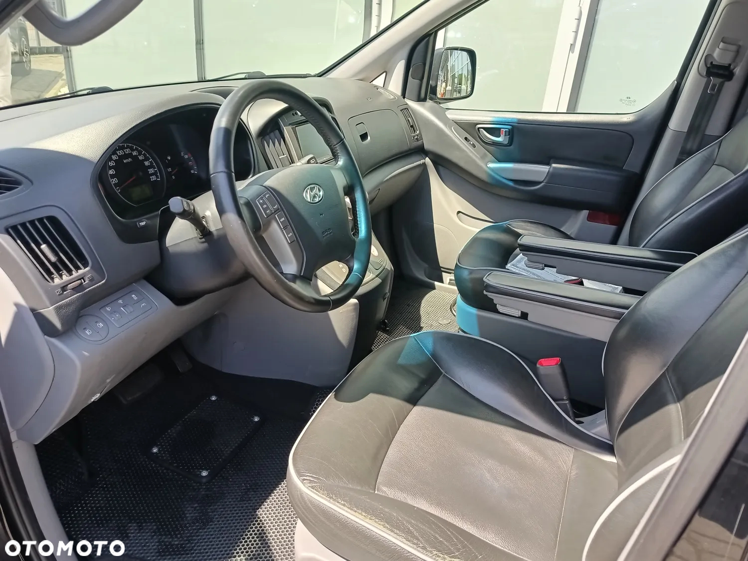 Hyundai H-1 2.5 CRDi Travel Premium - 7