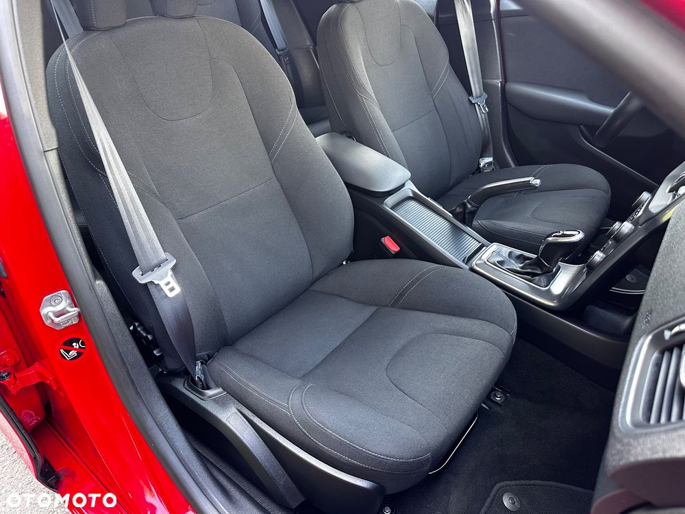 Volvo V40 D2 Momentum - 25