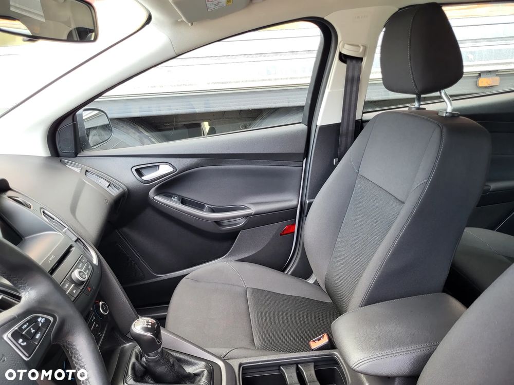 Ford Focus 1.0 EcoBoost Trend Edition Business - 25