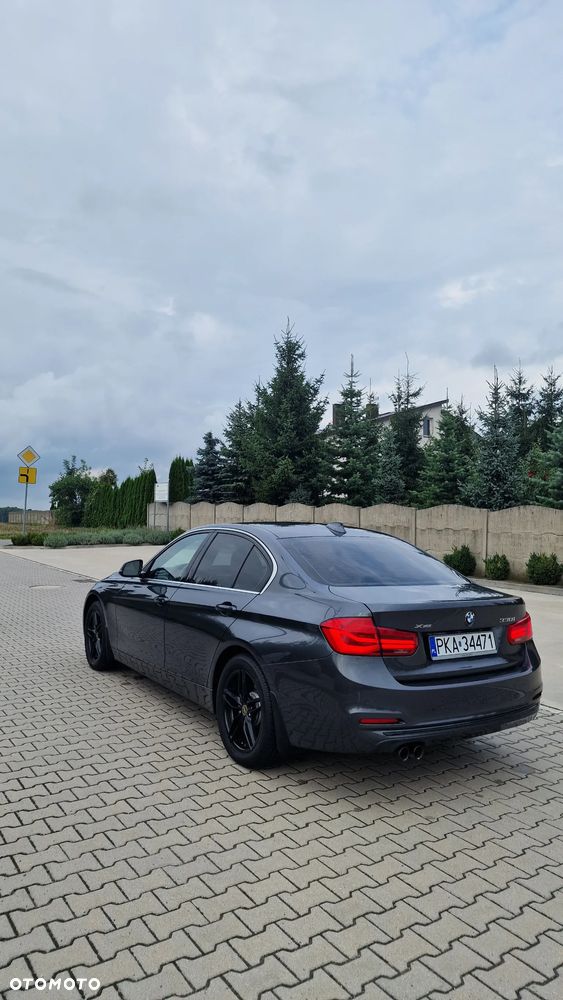 BMW Seria 3 330i xDrive Sport Line - 8