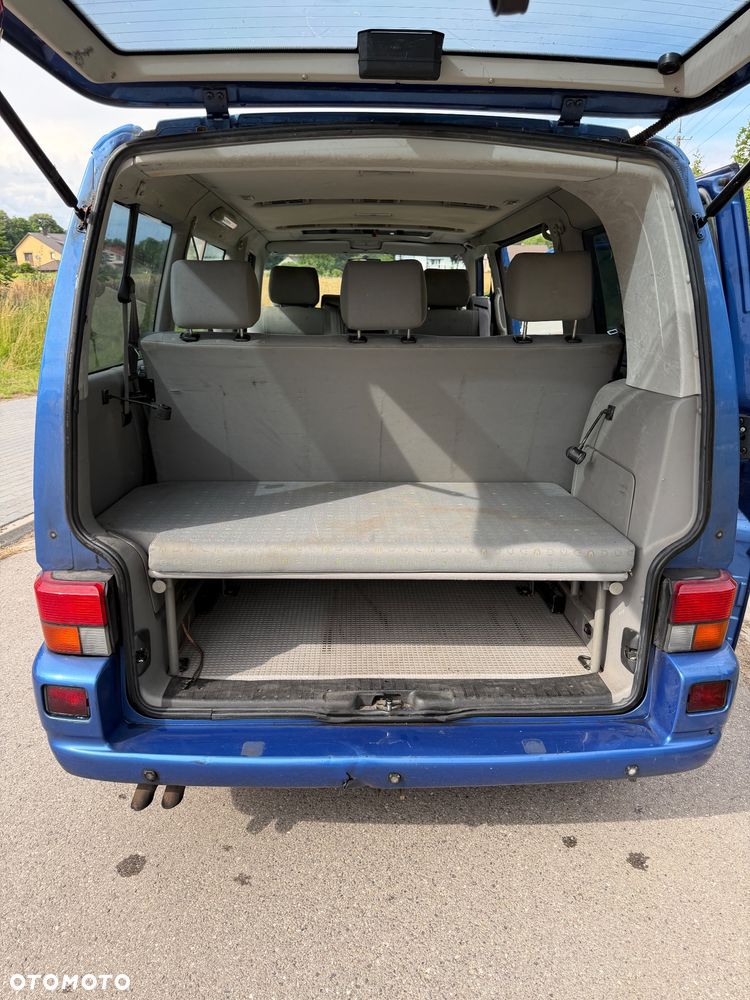 Volkswagen Multivan - 25