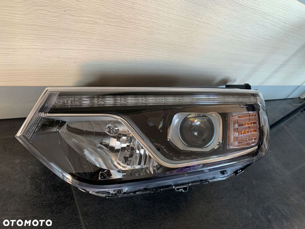 Lampa lewa SSANG YONG TIVOLI 2019- - 1