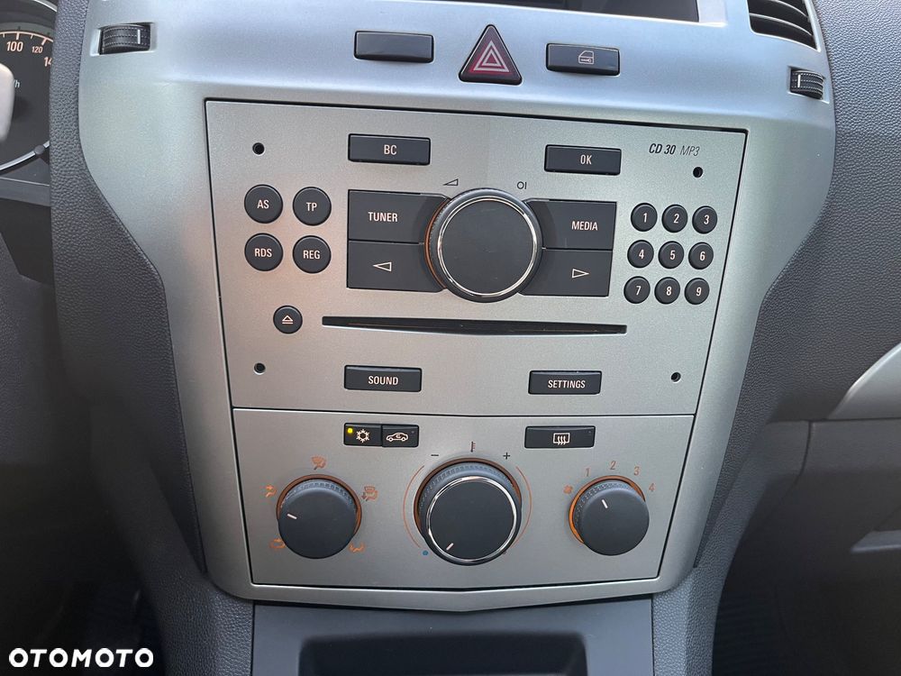 Opel Zafira - 12