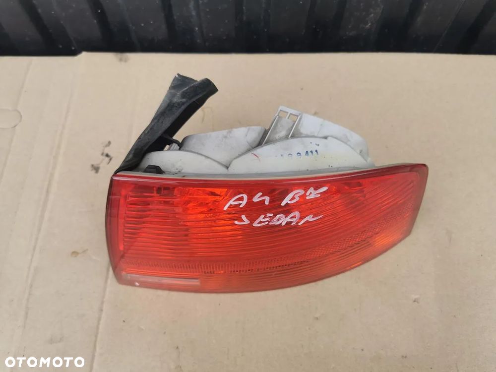 AUDI A4 B7 SEDAN LAMPA TYŁ TYLNA PRAWA WYSYŁKA - 2