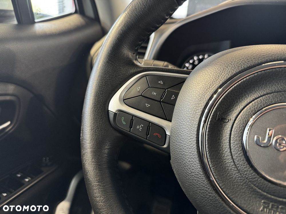 Jeep Renegade - 16