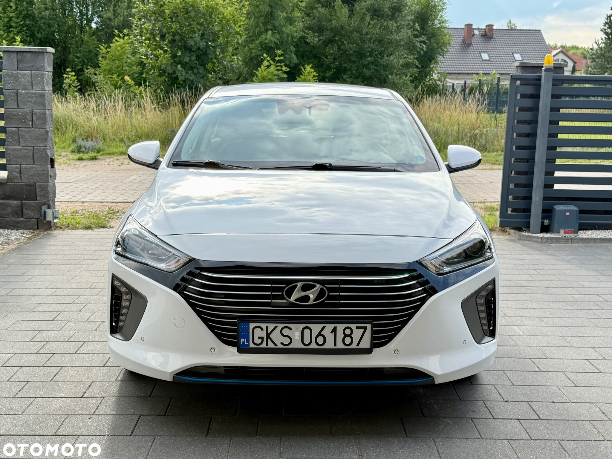 Hyundai IONIQ Hybrid 1.6 GDI Premium - 2