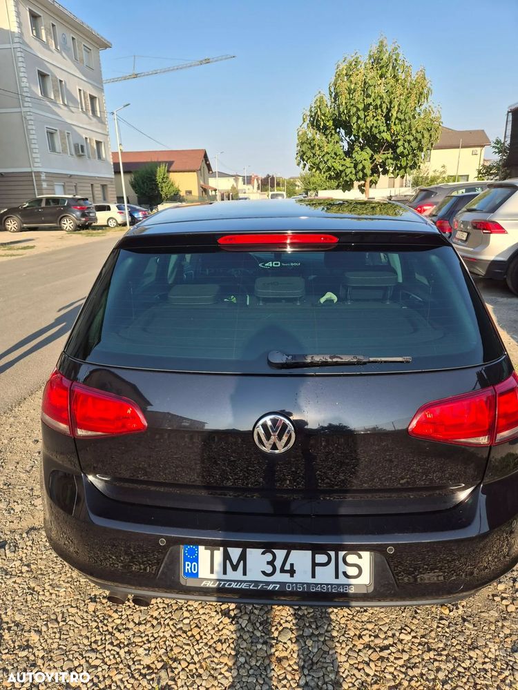 Volkswagen Golf - 8