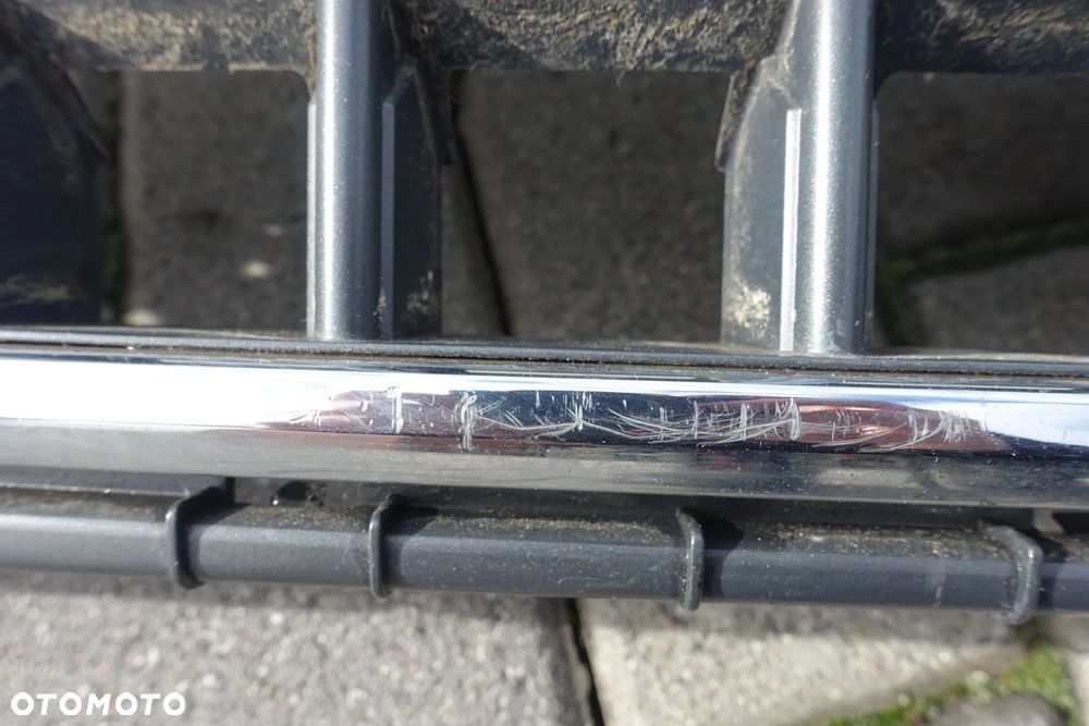 ATRAPA GRILL AUDI Q3 11-14r.  8U0853653H - 2