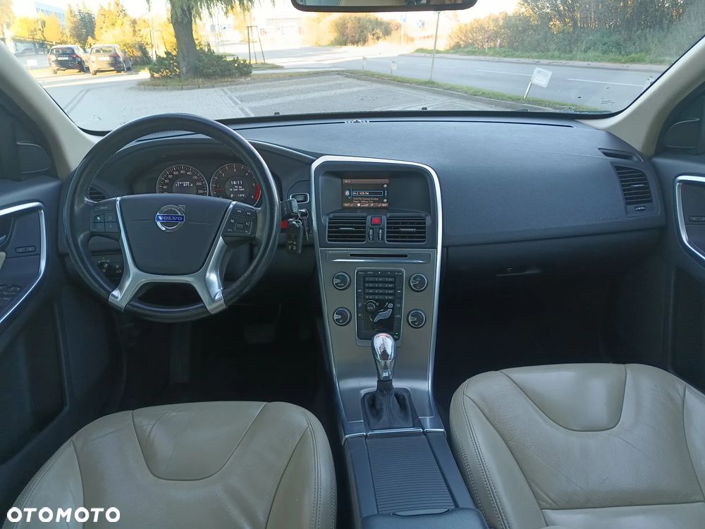 Volvo XC 60 D4 Geartronic Momentum - 8