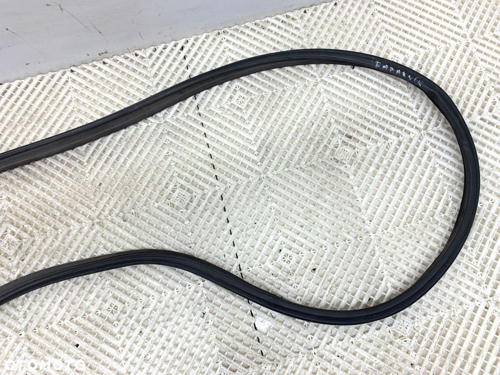 USZCZELKA KLAPY BAGAŻNIKA  TOYOTA RAV 4 IV (_A4_) 2012 - 2022 2.5 Hybrid 4WD (AVA44_) 114 kW [155 - 3