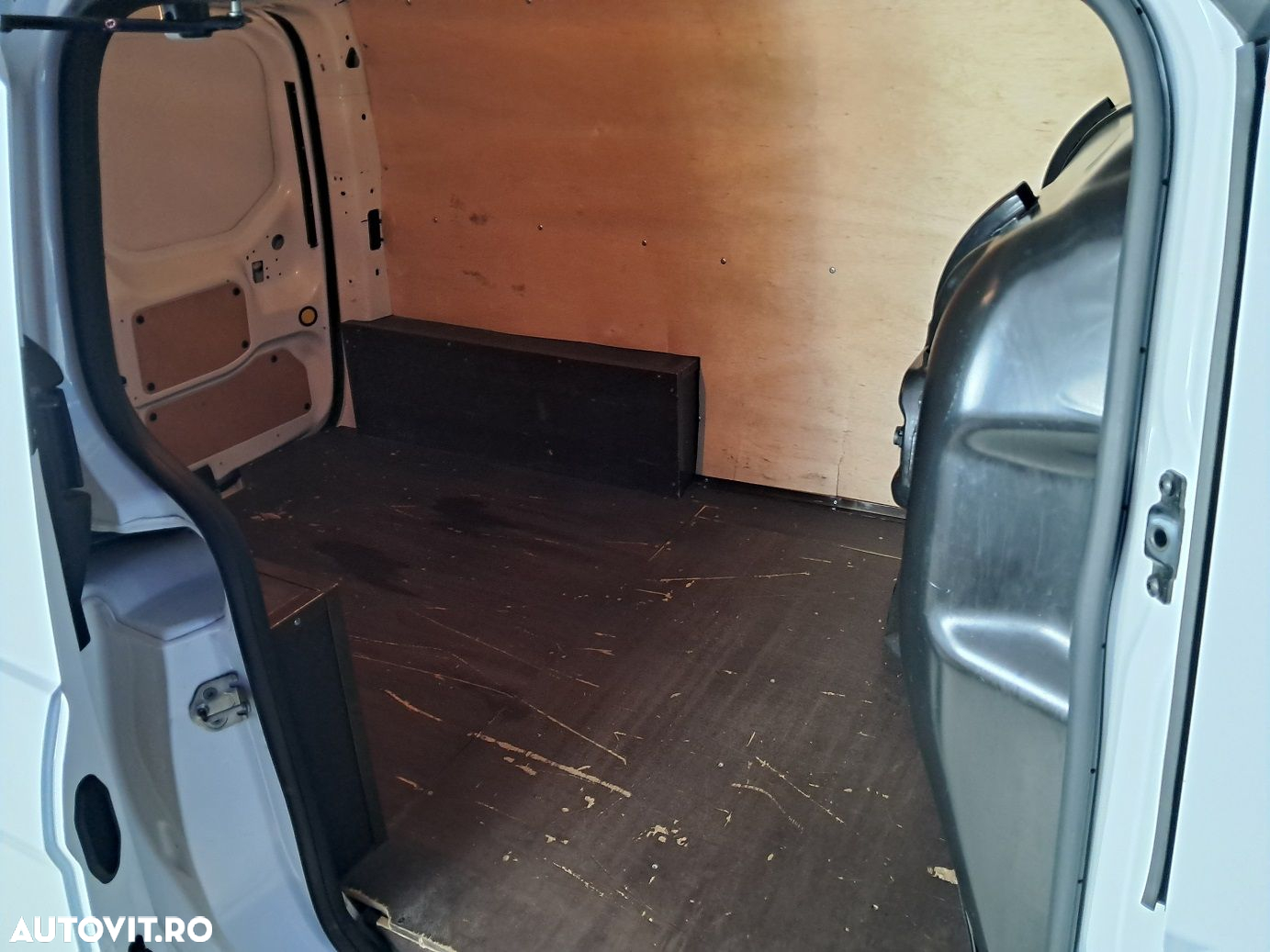Ford Transit Connect - 15