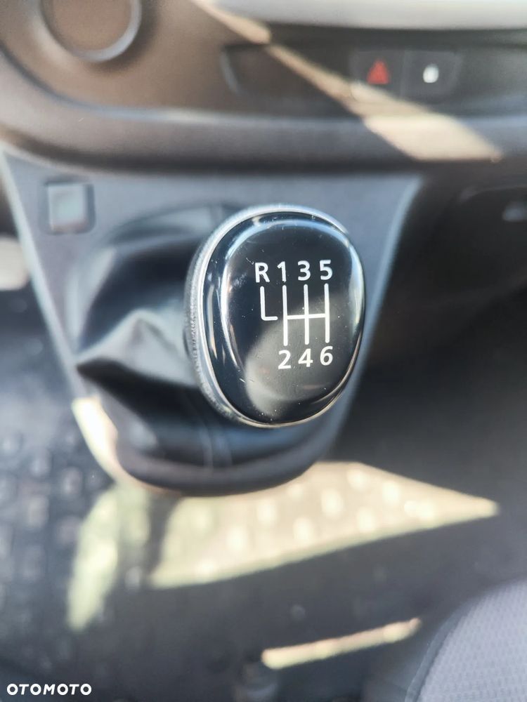 Renault Trafic - 17