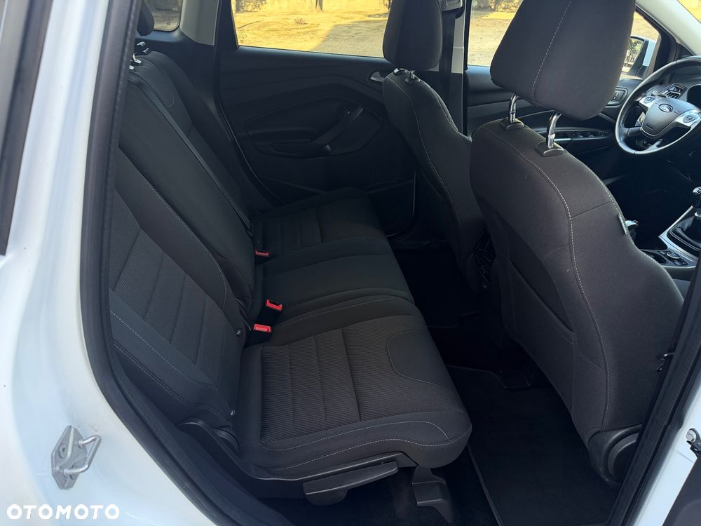 Ford Kuga 1.5 EcoBoost 2x4 Trend - 25
