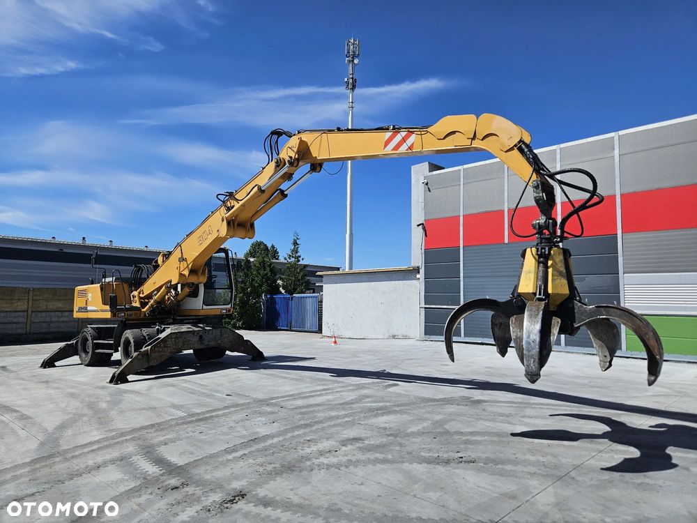 Liebherr A904 - 16