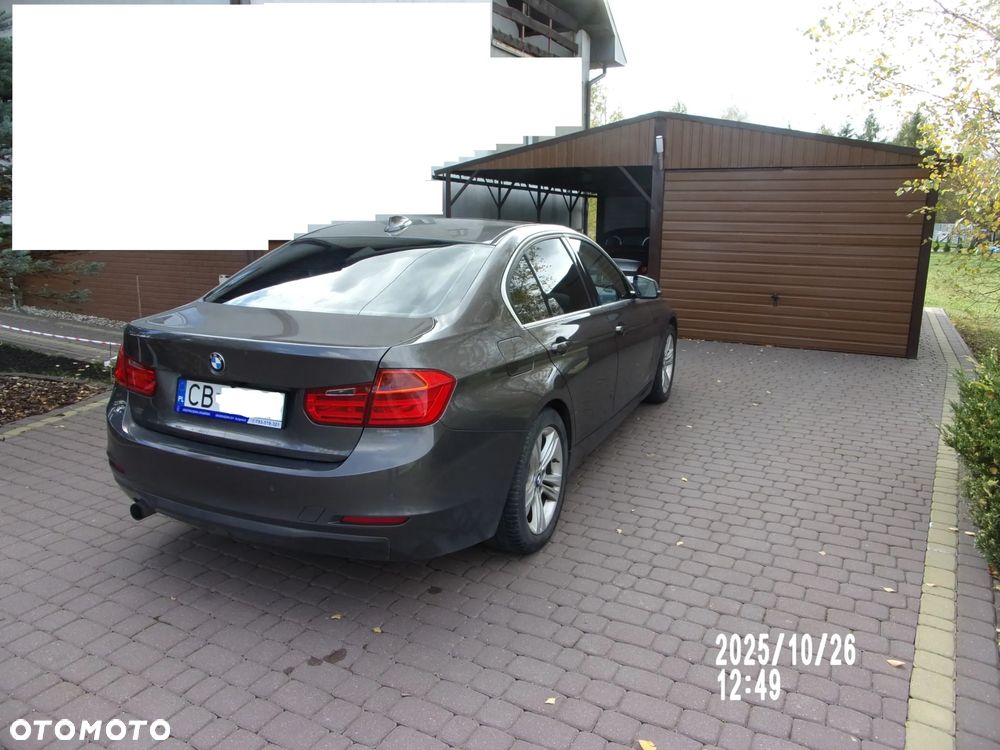 BMW Seria 3 320i Efficient Dynamics - 3