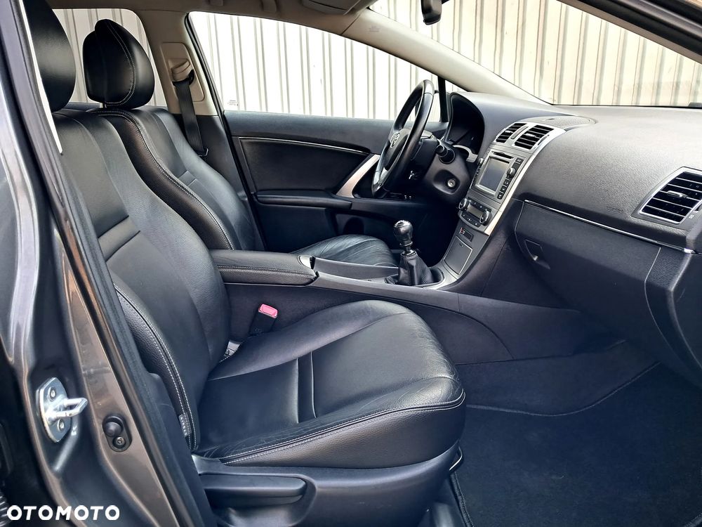 Toyota Avensis 2.0 D-4D Executive - 19