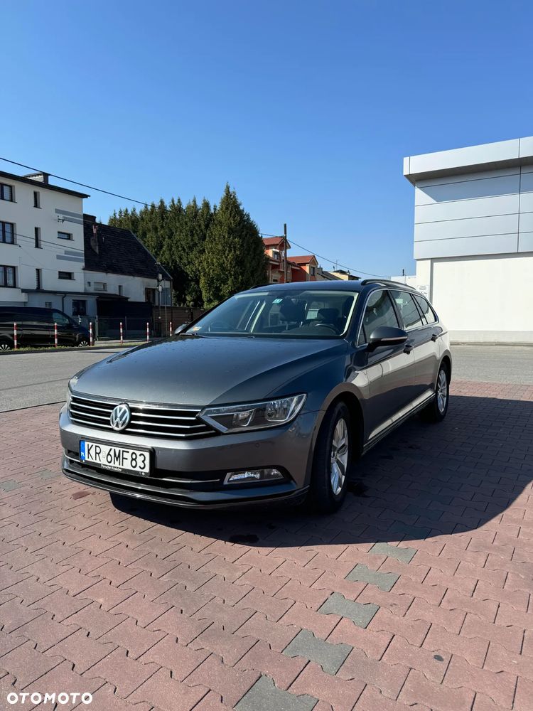 Volkswagen Passat 2.0 TDI SCR Comfortline DSG - 2