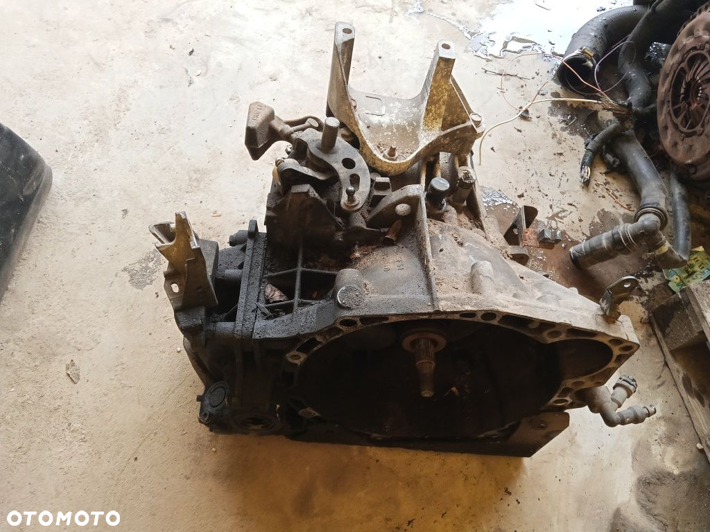 Manualna skrzynia biegów citroen C5 x7 III 2.0 HDi 136km - 2