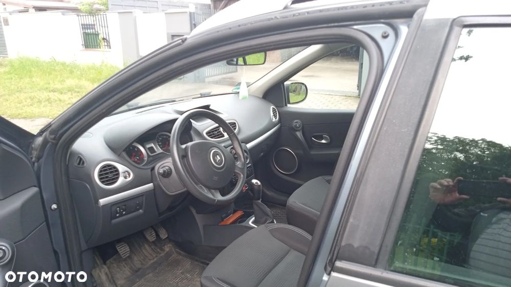 Renault Clio 1.2 16V Ripcurl - 9