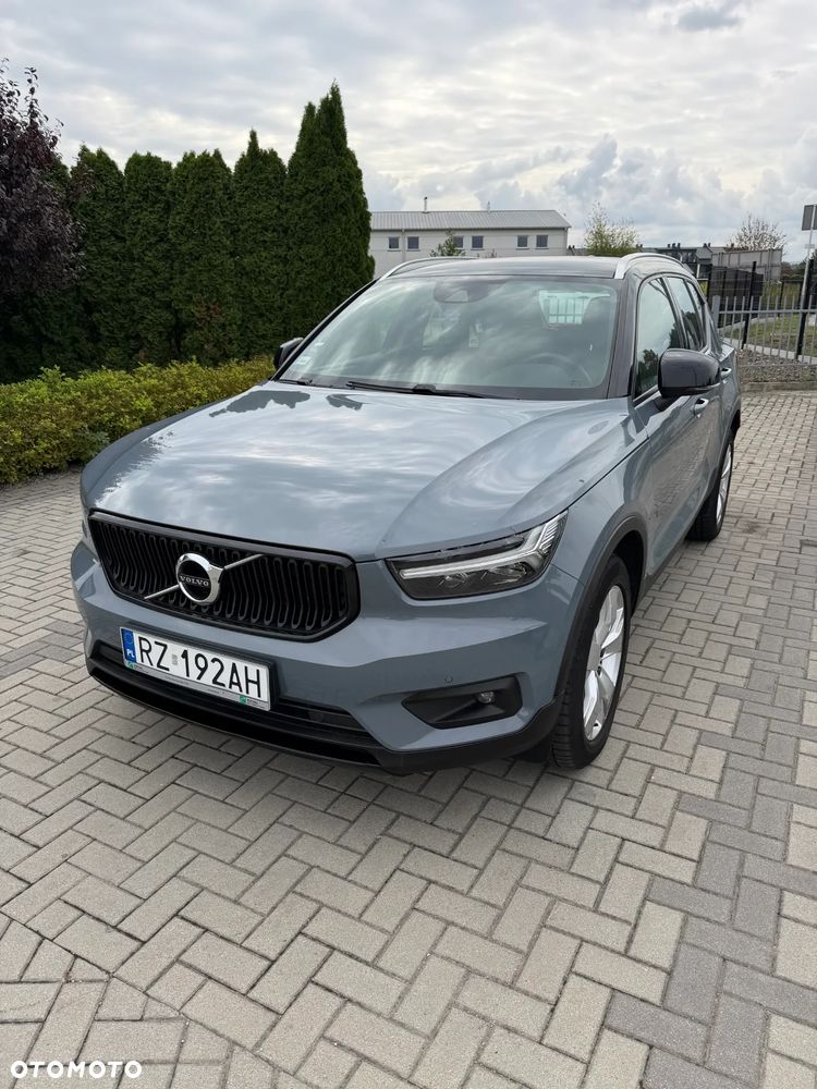 Volvo XC 40 T3 Momentum Pro - 1