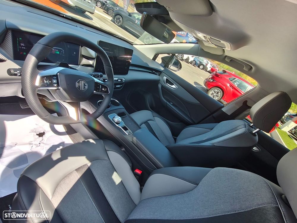 MG MG4 64 kWh Luxury - 6