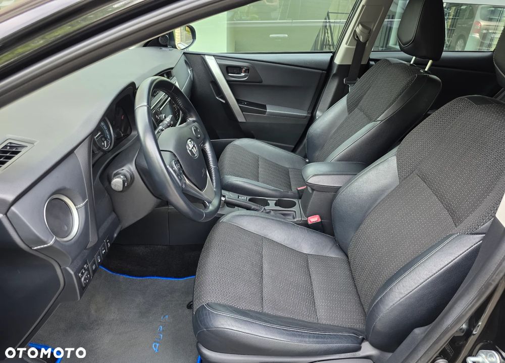 Toyota Auris - 18